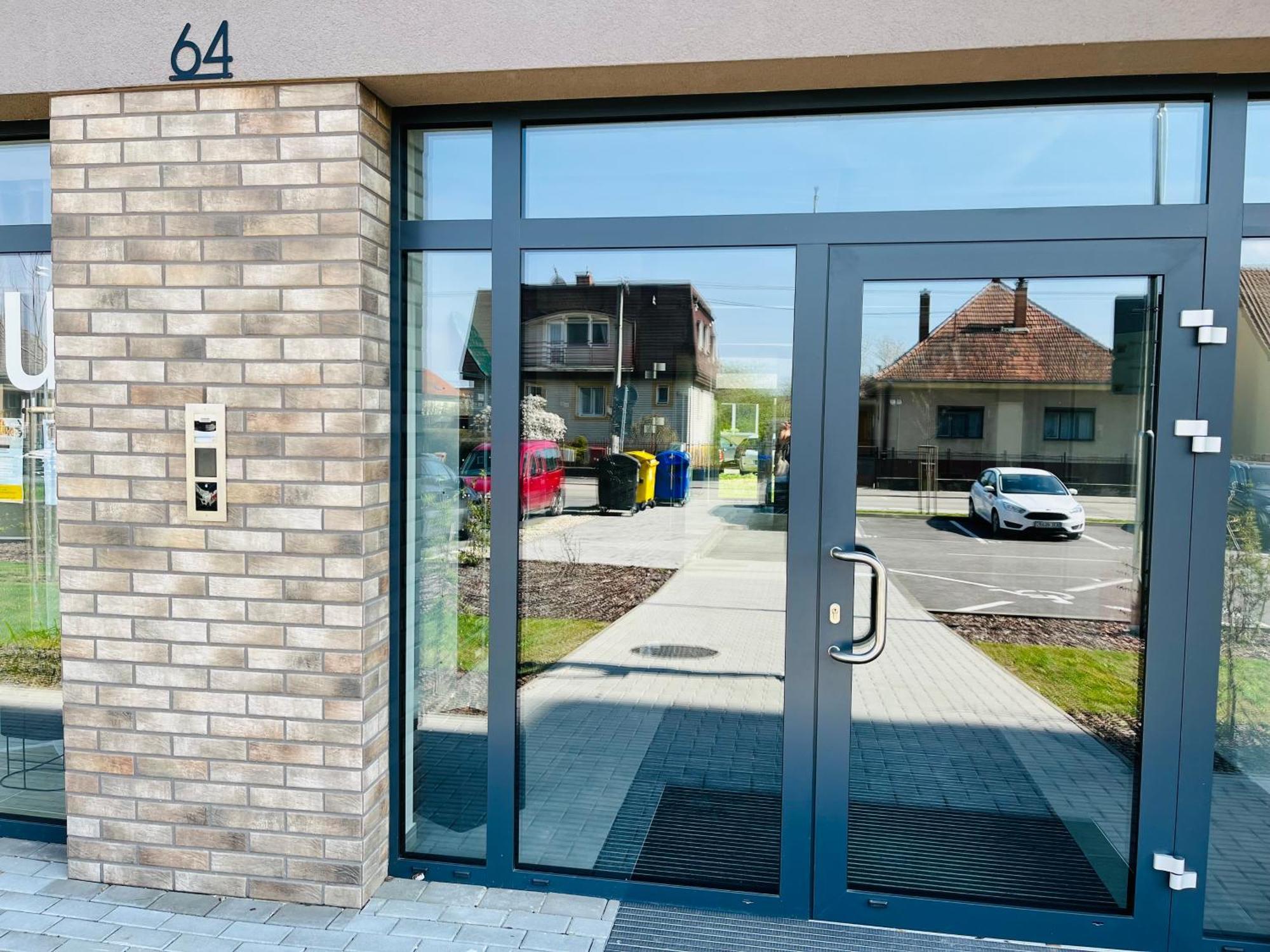 Apartman Sitka Apartment Trencin Exterior photo